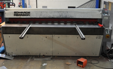 used edwards pearson 2 metre guillotines, used edwards pearson 2 metre shears, used guillotines, usedsheet metal shears, used edwards truecut guilly, new guillotines