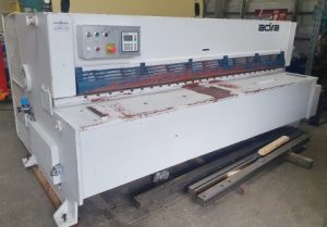used hydraulic guillotines, used guillotines, used metalworking shears, used 4mm guillotines, used adira 2.5 metre guillotines, used 4mm shears, new guillotines, new sheet metal machinery, used metalworking machines, used fabrication machines, adira, accurl