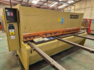 used edwards pearson 3 metre 6mm guillotines, used edwardspearson hydraulic shears, used 6mm guillotines, used 6mm shears, edwards pearson guillotine blades, edwards pearson cnc hydraulic guillotines, used sheet metal machines, used fabrication machines, new metalworking shears